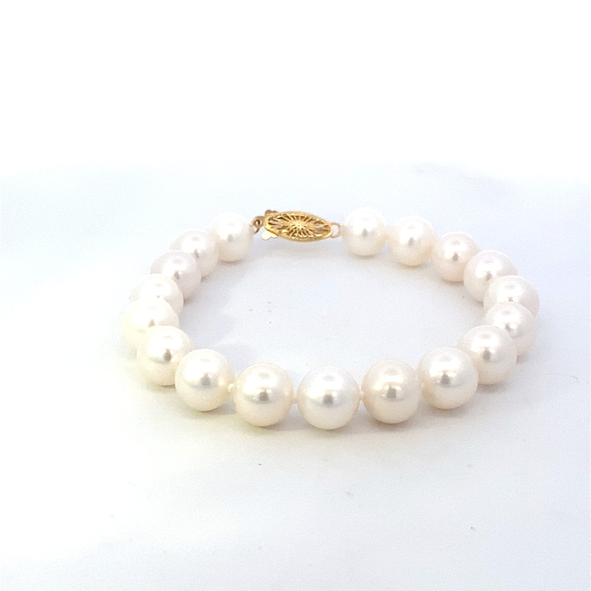 Bracelet - fresh water pearl 8.5 - 9mm single strand 14kt yellow gold - Gaines Jewelers