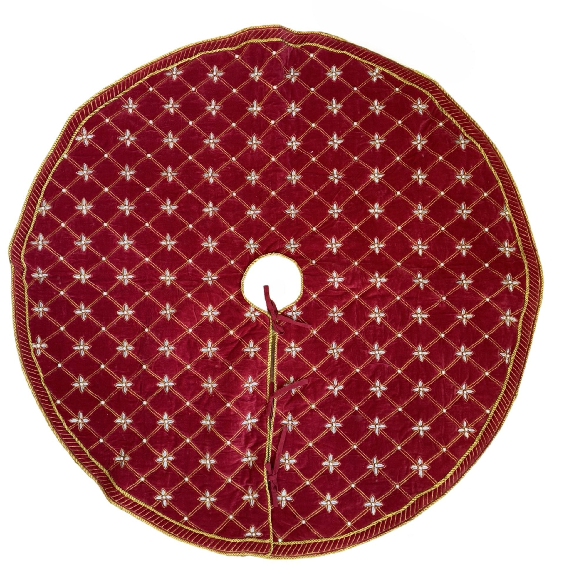Cross My Heart Tree Skirt - JingleNog - Gaines Jewelers