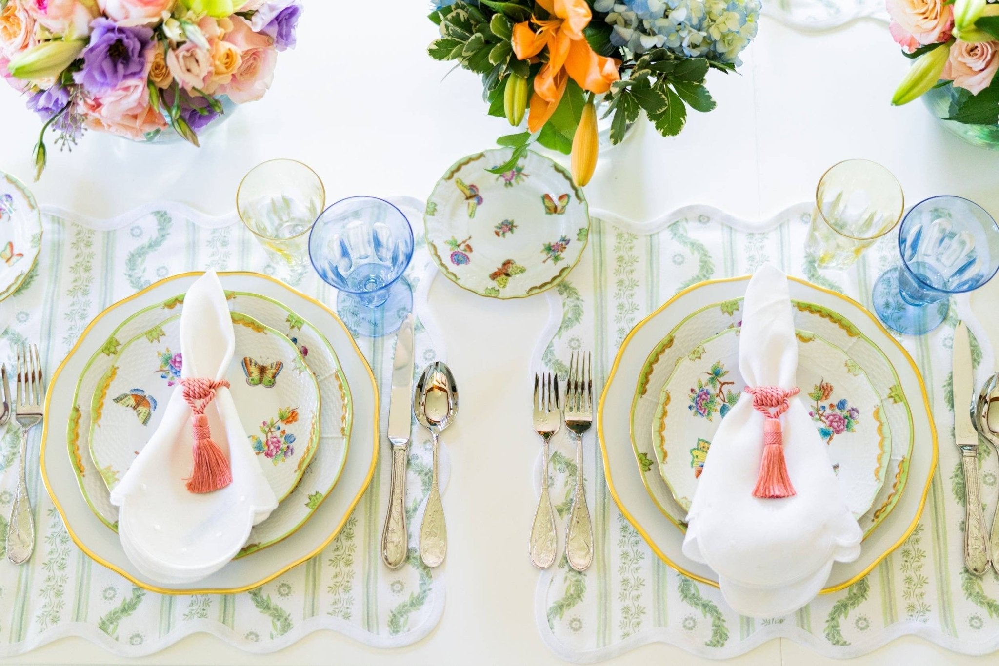 Fenwick Fields - Square Scalloped Placemat | Boxwood Garden Sage (4 pack): 4 - Gaines Jewelers