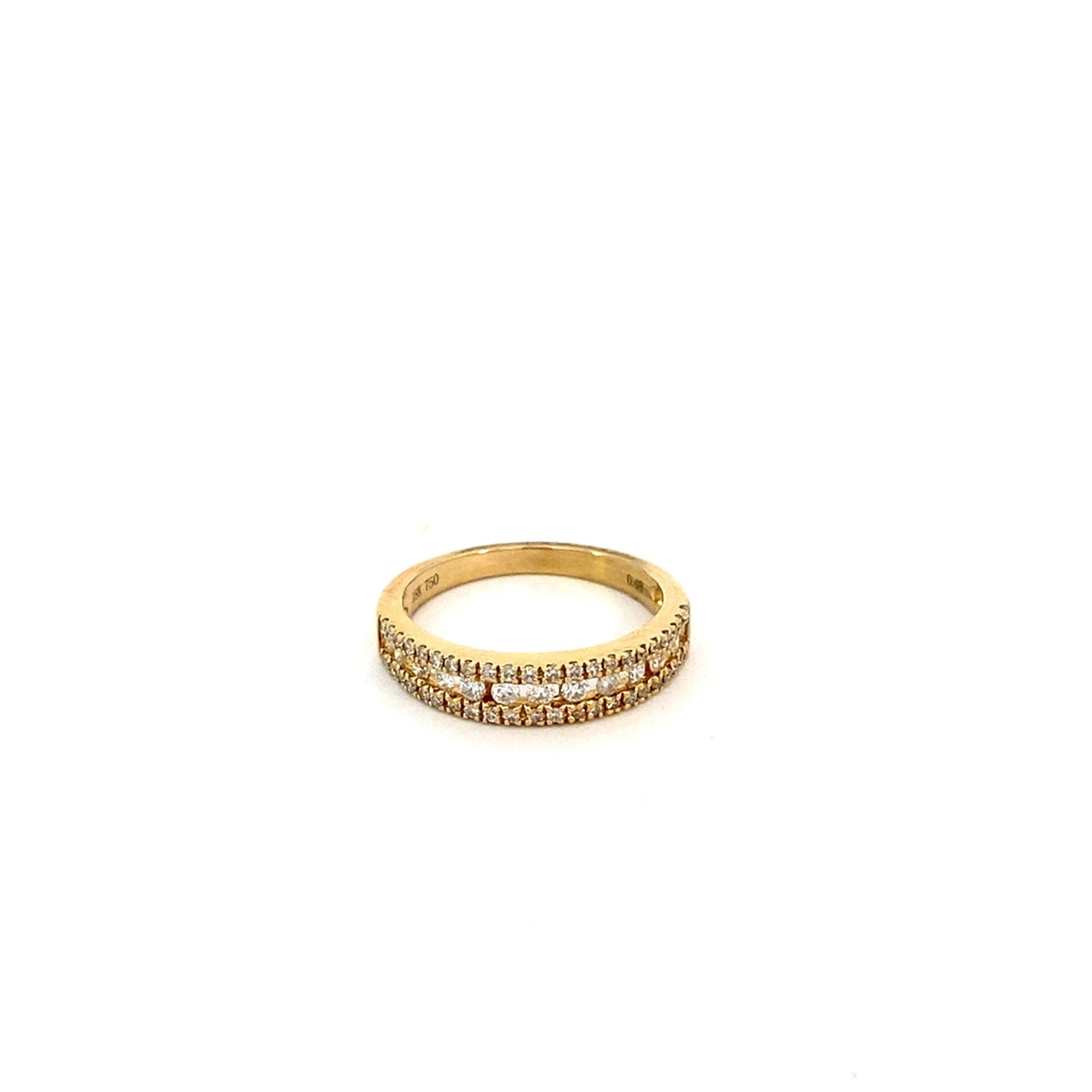 Ring 3 row center larger yellow gold - Gaines Jewelers
