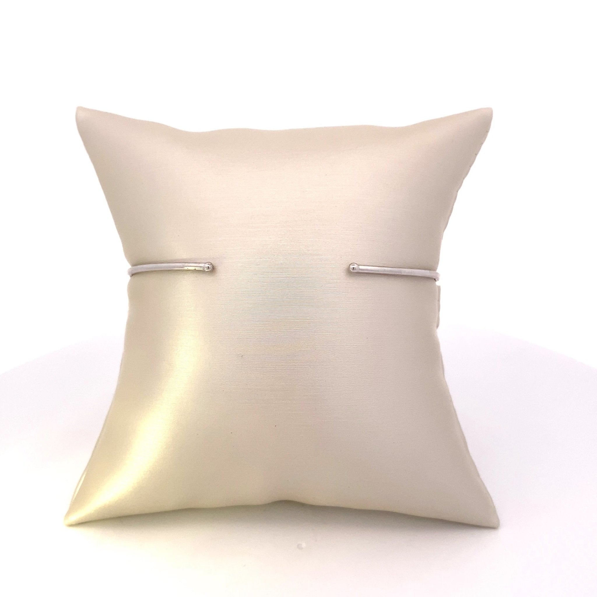 Bracelet Open Bangle 14kwg - Gaines Jewelers