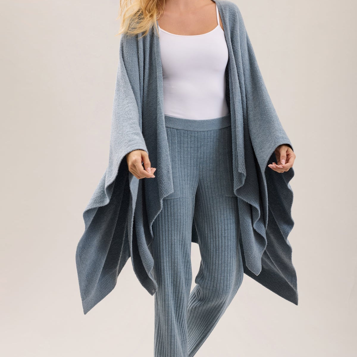 CozyChic Lite® Weekend Wrap - blue aura - Barefoot Dreams - Gaines Jewelers