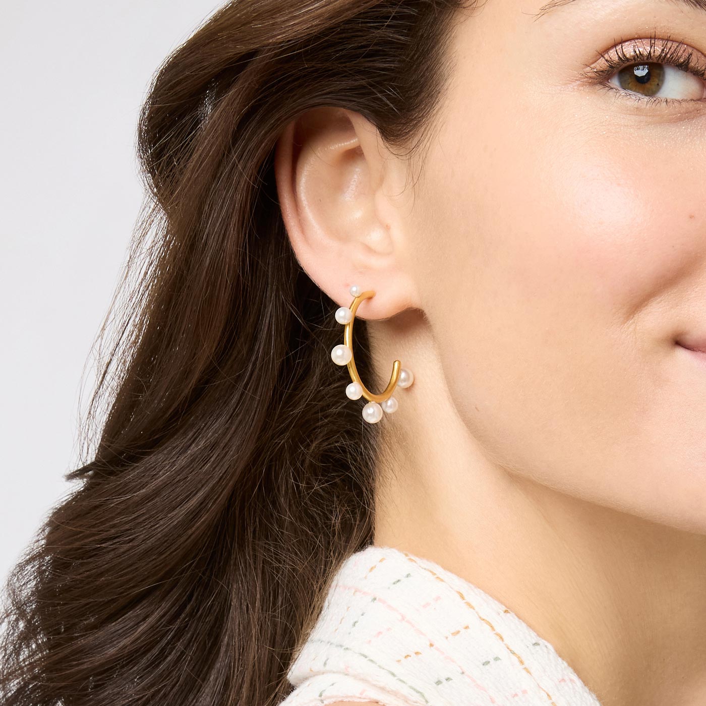 Hydra Stone Hoop Earring - Pearl - Medium - Julie Vos - Gaines Jewelers