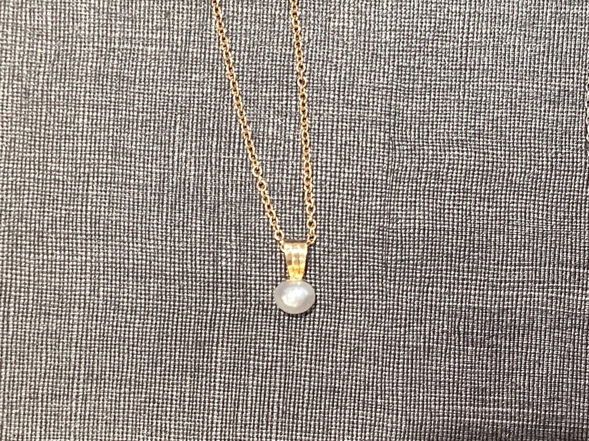 Pendant solitaire pearl on 15" chain 14kt yellow gold - Stuller - Gaines Jewelers