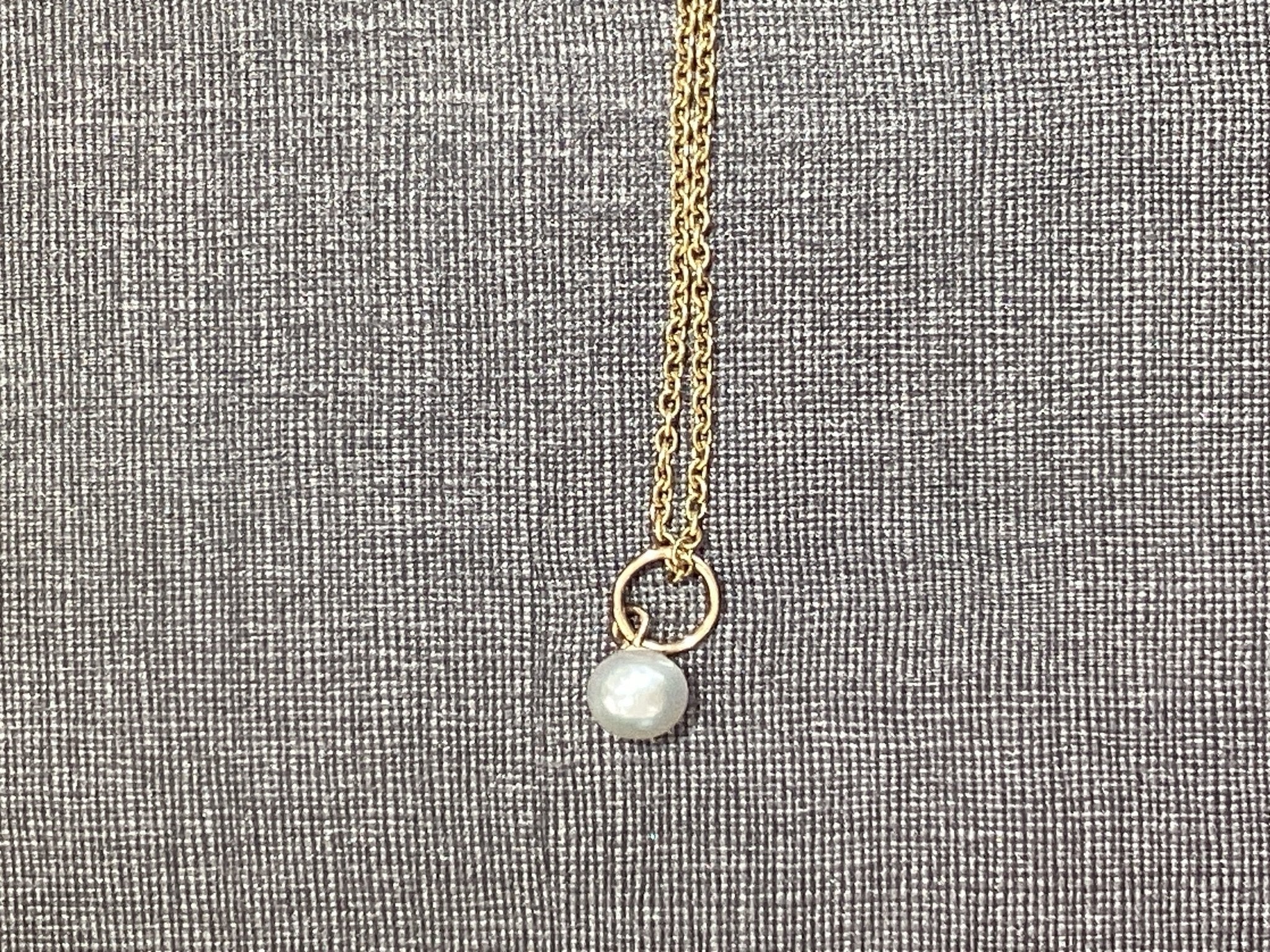 Pendant solitaire pearl on 18" chain 14kt yellow gold - Gaines Jewelers - Gaines Jewelers
