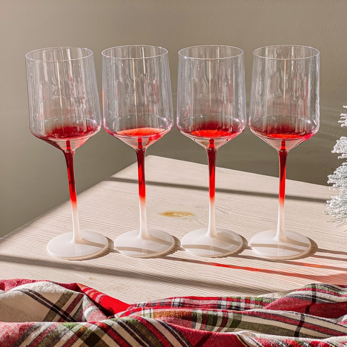 Peppermint Wine Glass - Set of 4 - Brydeen - Gaines Jewelers