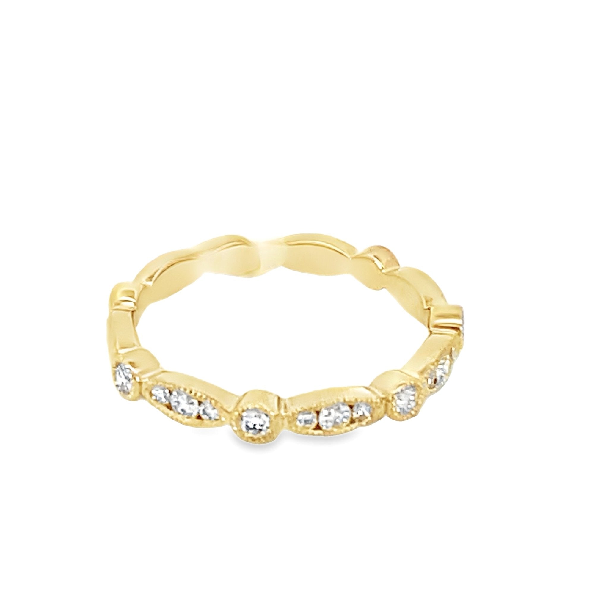 Ring set with diamonds in alternating shapes 14kt yellow gold - Gaines Jewelers