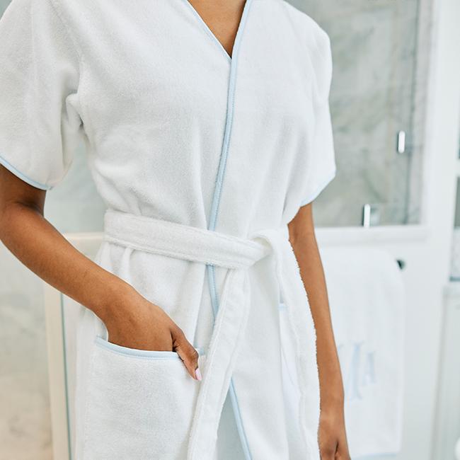Women's Short SIgnature Bathrobe - Light Blue on White Size XS - Gaines Jewelers