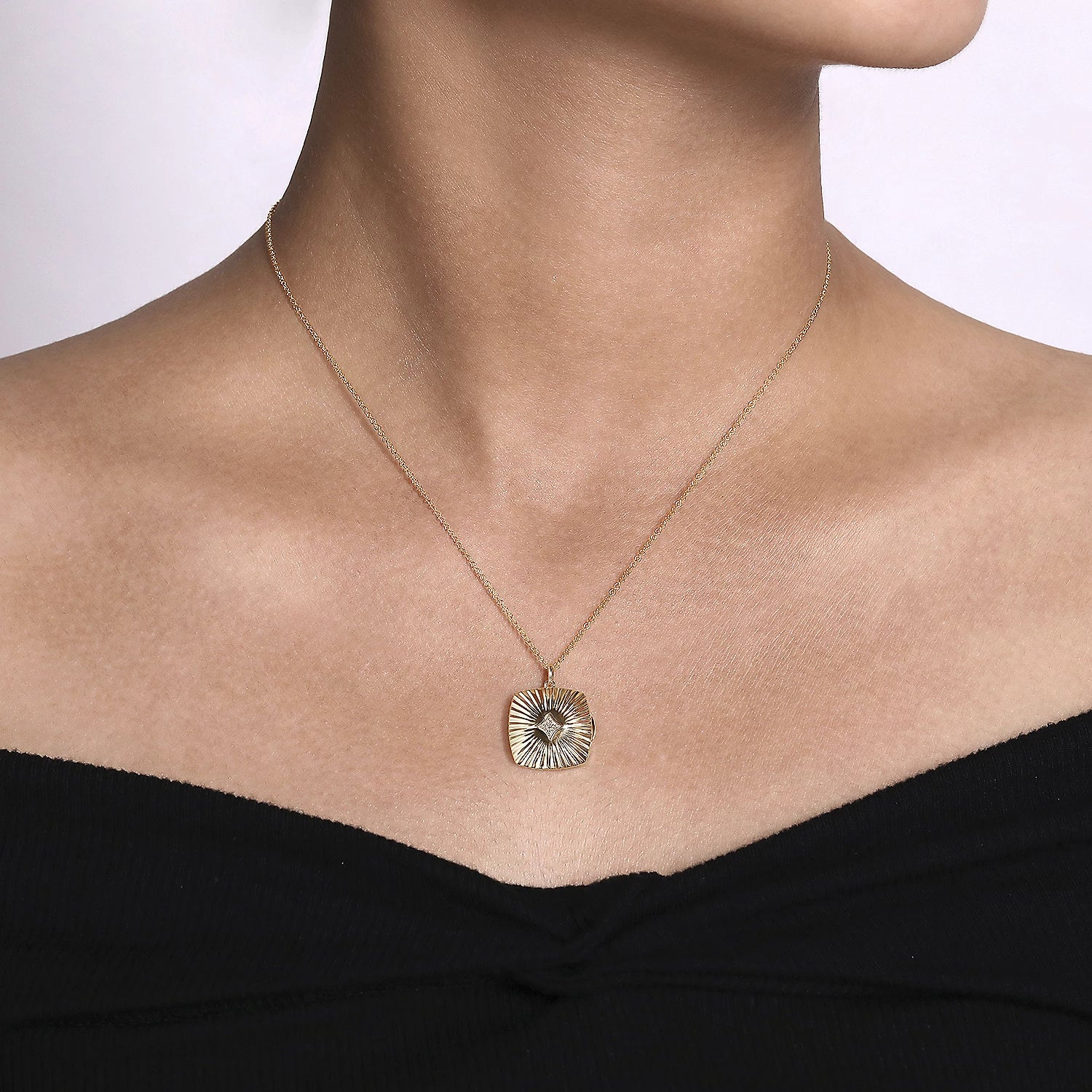 Necklace Pendant diamond locket square 14kt yg - Gaines Jewelers