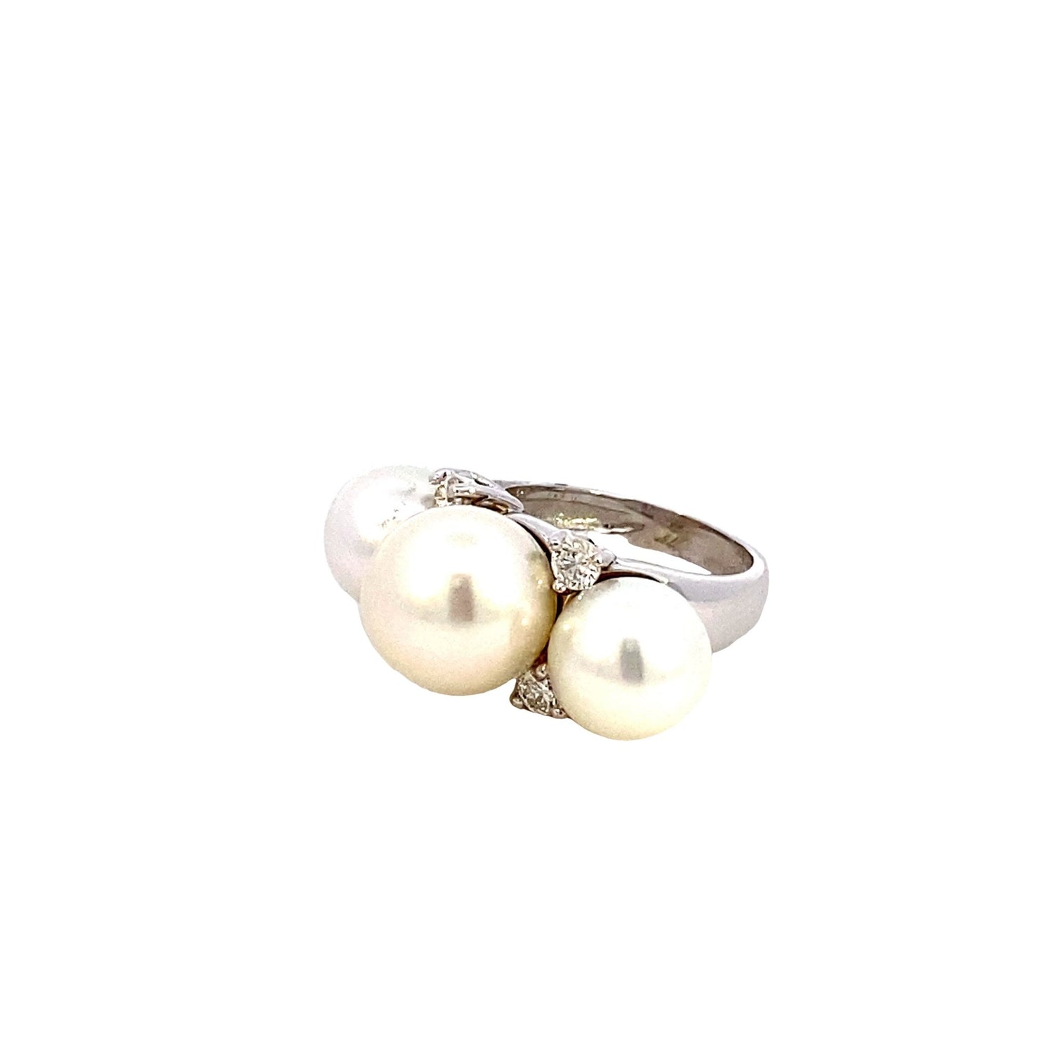 Ring 3 pearls and 4 diamonds 14kt white gold - Gaines Jewelers