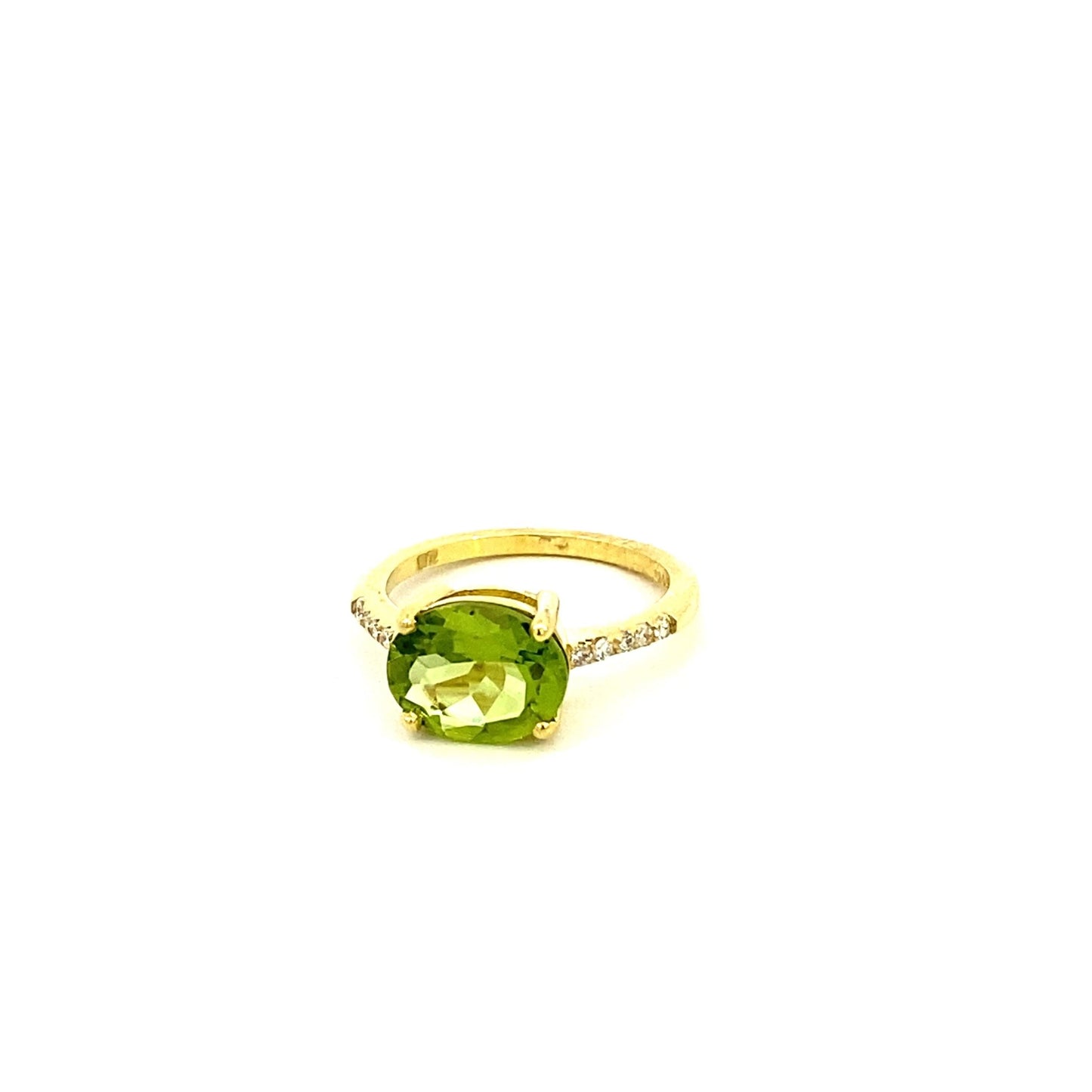 Ring oval peridot with diamond shank - Gaines Jewelers