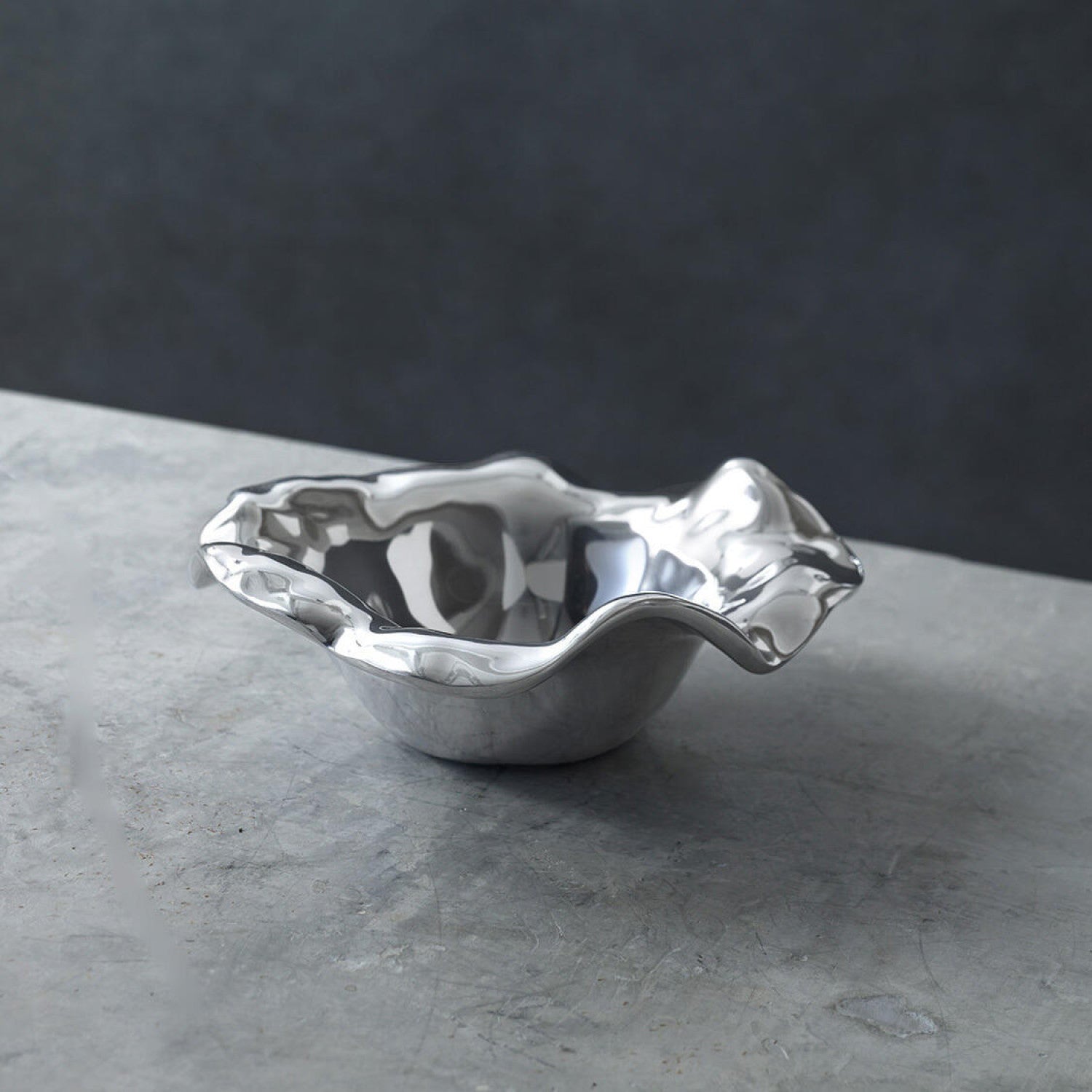 VENTO Lola Round Bowl - Gaines Jewelers